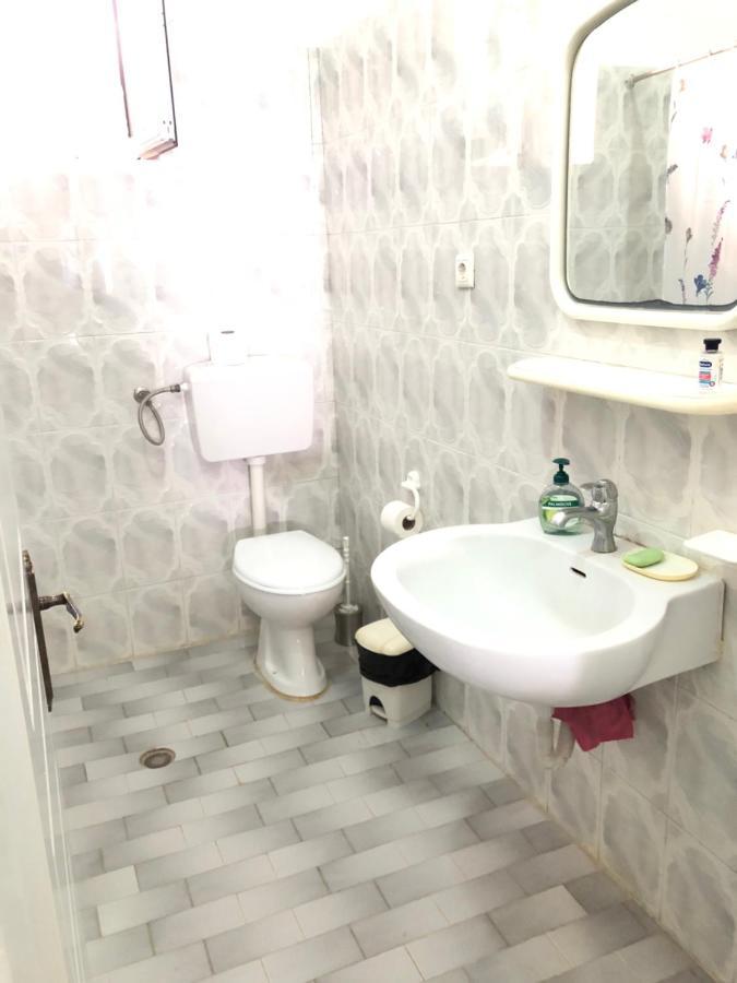 Apartamento Dina House Himarë Exterior foto